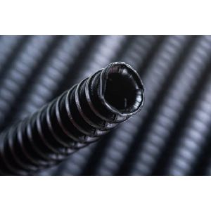 Труба автомобильная гофрированная ПП, Ø9,8мм, разрезная (бухта 5 м/уп) REXANT