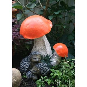 Фигура садовая Грибы подосиновики с 3 ежиками 37х30х43 см