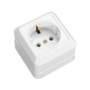 Розетка 1ОП с/з белый (квадрат) накладная Makel